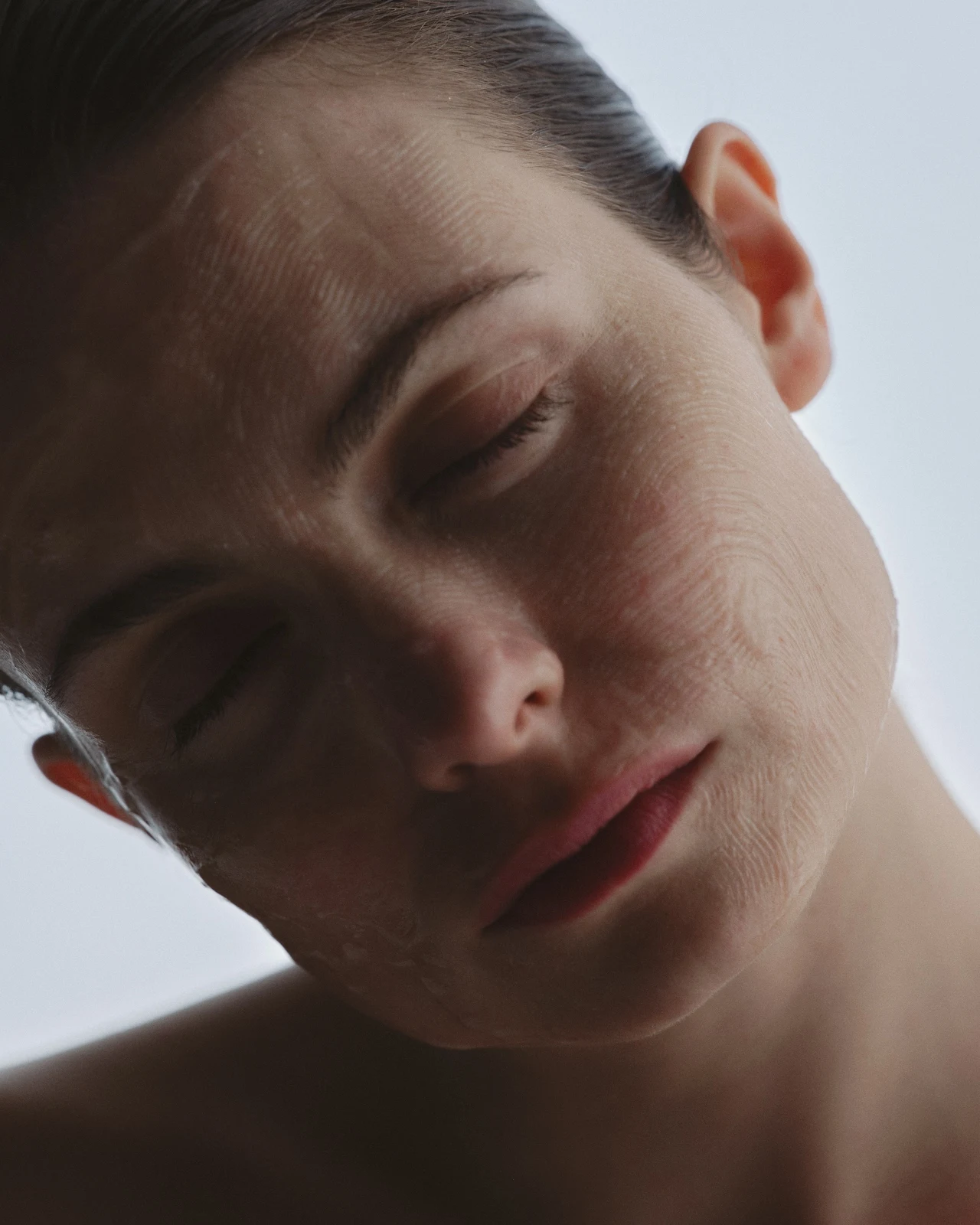 Skin therapy in gentle light
